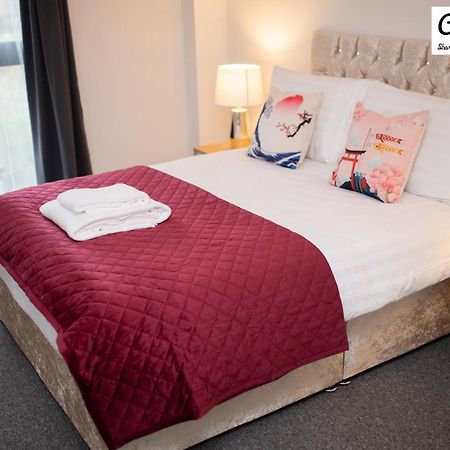 Cocooonstays Short Lets & Accommodation Slough Ngoại thất bức ảnh